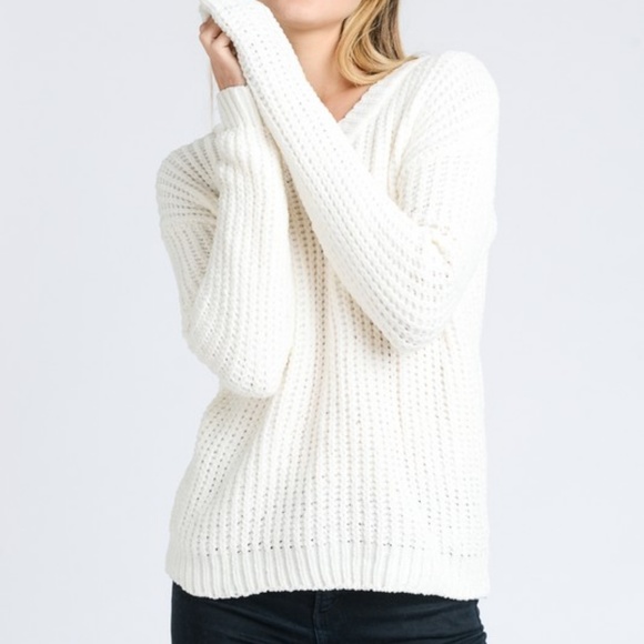 ❗️One Left❗️NWT V-Neck Long Sleeve Sweater - Picture 6 of 8